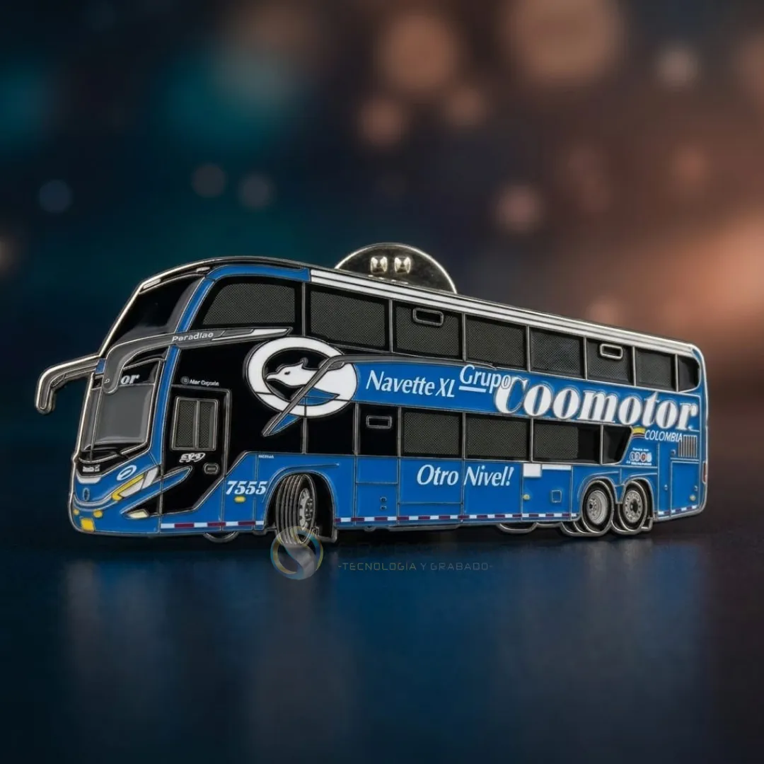 Pin de acero con silueta de bus de pasajeros esmaltado en azul