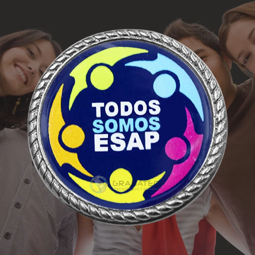 Pin digital circular a todo color con borde plateado tipo cuerda