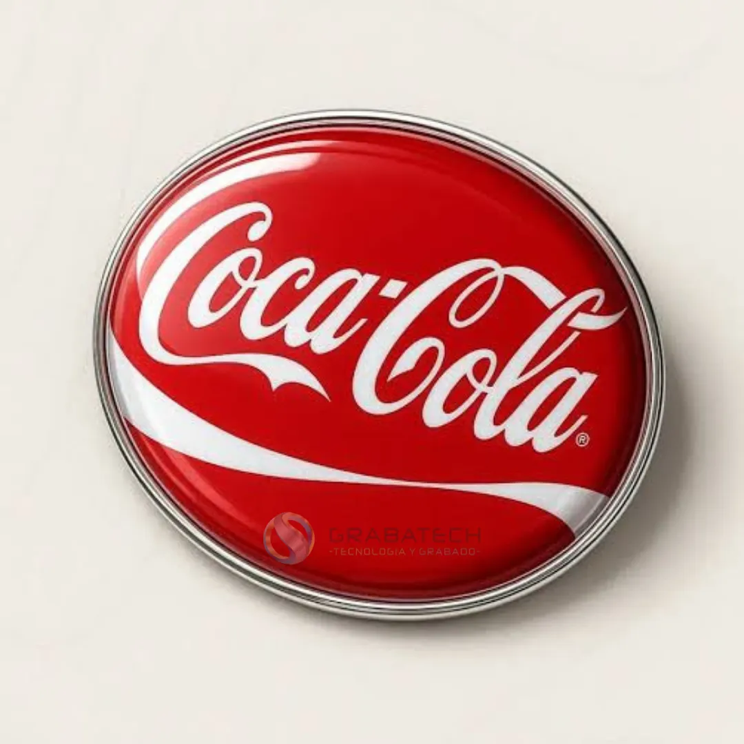 Pin digital ovalado rojo y blanco con resina cristalina en relieve