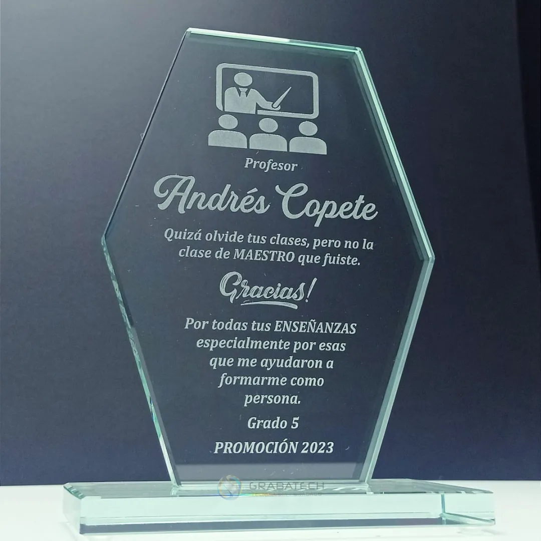 Placa de vidrio templado con grabado de agradecimiento a un profesor